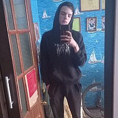 Фотография мужчины Владислав, 18 лет из г. Нижний Тагил