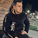 Макс, 24 года