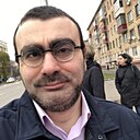 Давит, 37 лет