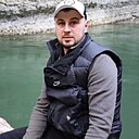 Свят, 32 года