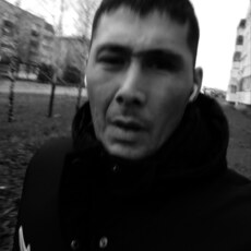 Фотография мужчины R T, 37 лет из г. Давлеканово