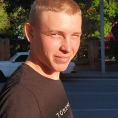 Фотография мужчины Алексей, 22 года из г. Гюмри