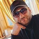 Искос, 35 лет