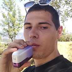 Фотография мужчины Виталий, 20 лет из г. Ялта