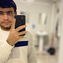 Сардорбек, 21 год