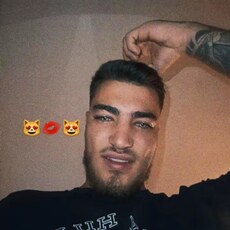 Фотография мужчины Florin, 19 лет из г. Popeşti-Leordeni