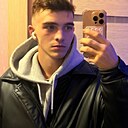 Максим, 22 года