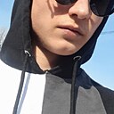 Максим, 22 года