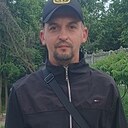 Валера, 33 года