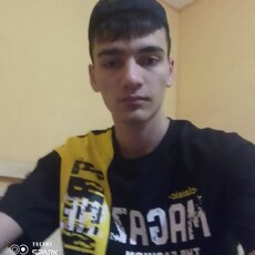 Фотография мужчины Мухаммадрофь, 18 лет из г. Санкт-Петербург