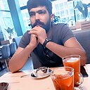 Хусейн, 25 лет