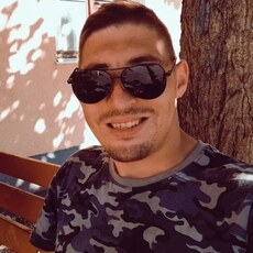 Фотография мужчины Виктор Новоселов, 26 лет из г. Кинель