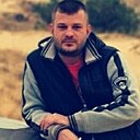 Insignia, 33 года