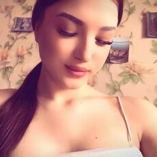 Фотография девушки Алина, 18 лет из г. Комсомольск-на-Амуре