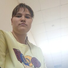 Фотография девушки Полина, 20 лет из г. Элиста