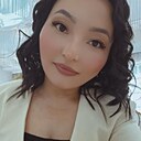 Гүлім, 33 года