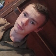 Фотография мужчины Данил, 19 лет из г. Малоярославец