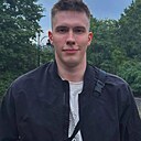 Максим, 24 года