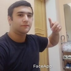 Фотография мужчины Рома, 19 лет из г. Нижневартовск