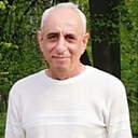 Агаси, 61 год