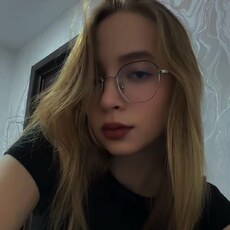 Фотография девушки Алёна, 18 лет из г. Благовещенск