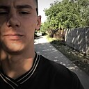 Неизвестно, 25 лет