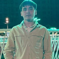 Фотография мужчины Мадамин, 18 лет из г. Новосибирск