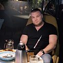 Илья, 33 года