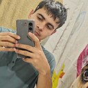 Эзозбек, 19 лет