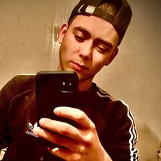 Фотография мужчины Ванёк, 18 лет из г. Санкт-Петербург