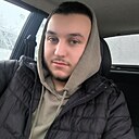 Максим, 24 года