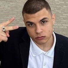 Фотография мужчины Родион, 18 лет из г. Сыктывкар