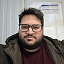 Шафак, 33 года