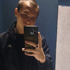 Фотография мужчины Максим, 19 лет из г. Волжский