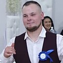 Макс, 24 года