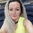 София, 42 года