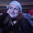 La Maestra, 44 года