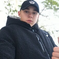 Фотография мужчины Владимир, 19 лет из г. Омск