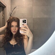 Фотография девушки Алёна, 20 лет из г. Санкт-Петербург