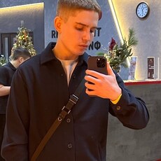 Фотография мужчины Арсений, 21 год из г. Оренбург