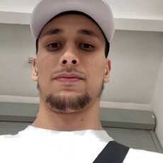 Фотография мужчины 𝓐𝓶𝓲𝓻, 32 года из г. Санкт-Петербург