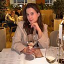 София, 32 года