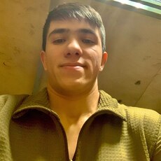 Фотография мужчины Бахром, 19 лет из г. Тюмень