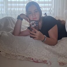 Фотография девушки Лера, 18 лет из г. Прага