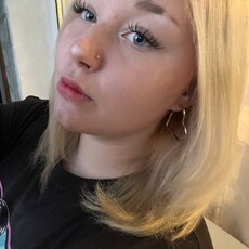 Фотография девушки Варя, 18 лет из г. Орел