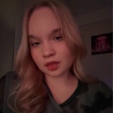 Фотография девушки Соня, 18 лет из г. Санкт-Петербург