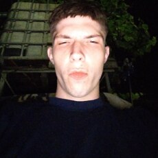 Фотография мужчины Iuli, 19 лет из г. Pucioasa