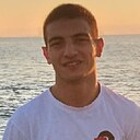 Максим, 22 года