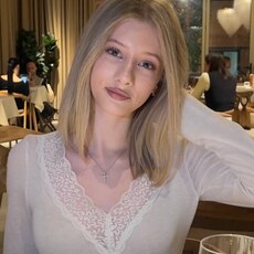 Фотография девушки Арина, 18 лет из г. Воронеж