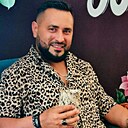 Den, 32 года